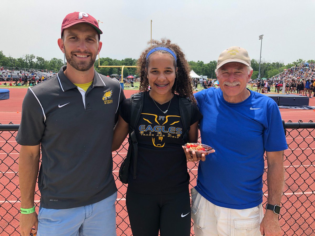 Ladies and Gentlemen...

YOUR 3 TIME GROUP 1 100 Hurdle STATE CHAMPION ARIANNA SMITH!!! 💯🦅 #PennsvillePride