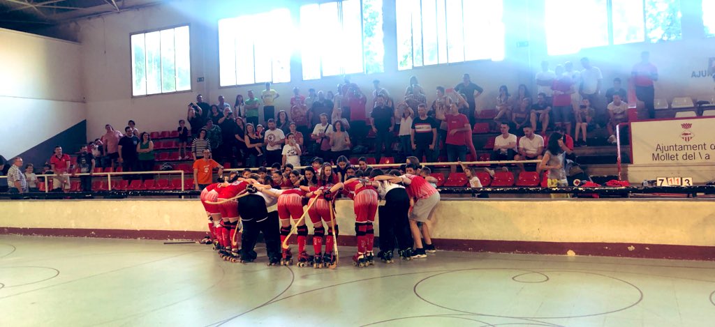 Mollet_HC's tweet photo. #2CatFem 
@Mollet_HC 3-1 @IgualadaFHCP
Final del partido!!! Nuestro femenino solo necesita un punto para el ascenso
Riera Seca a vibrado con el partido ofrecido por ambos equipos. https://t.co/l8duJRKnf5