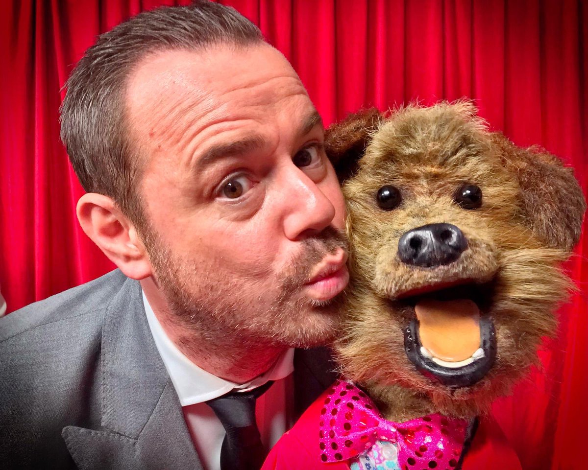 HackerTDog's tweet photo. I’m only hanging out with Danny Dyer. His acting is loads better than his surname suggests. 
#SoapAwards
@MrDDyer https://t.co/Qx209nY1ze