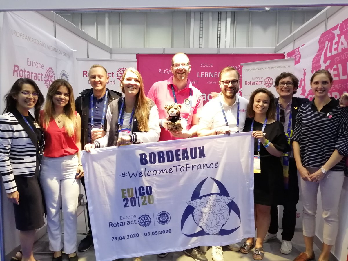 EUCO2020Bdx's tweet photo. #euco2020Bdx at the @ric2019 @rotaracteurope booth! Come and visit us
📍 House of Friendship, Hall 4, booth 4327, next to the @rotaract #Interact booth
#welcomeToFrance #RotaractEurope #Rotaract19 #Rotary19 https://t.co/7JWfPBUN7k