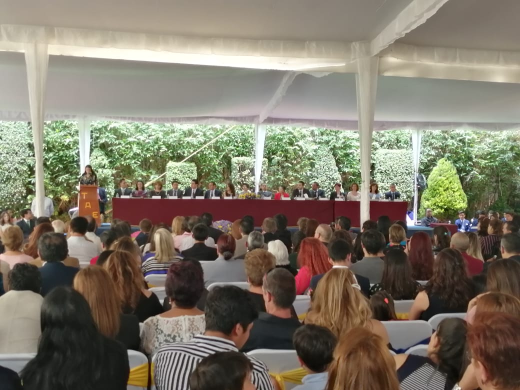TomasAlvaEdison's tweet photo. Hoy se lleva a cabo la Ceremonia de Premiación de Excelencia 2018-2019 de secundaria. Celebramos el éxito y crecimiento de nuestros alumnos.
--
Today we have middle school’s academic excellence award ceremony 2018-2019. We celebrate the success and growth of our students. https://t.co/8rKukNvIQb