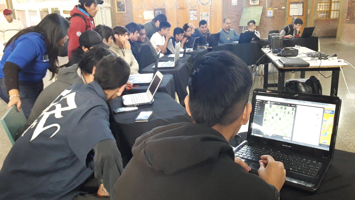 matiaszaki16's tweet photo. #Ahora
Match virtual de Ajedrez entre los alumnos de la E.E.T.N*3100 "República de la India" y la Academia de Ajedrez NAU64 (Montevideo-Uruguay)
#PolíticasSocioeducativas  #AjedrezEducativo #Salta
@aniberruezo @OscarGhillione @DiegoDiegolomo @fguillesaavedra @patriciapinasco https://t.co/51Wum7bLSc