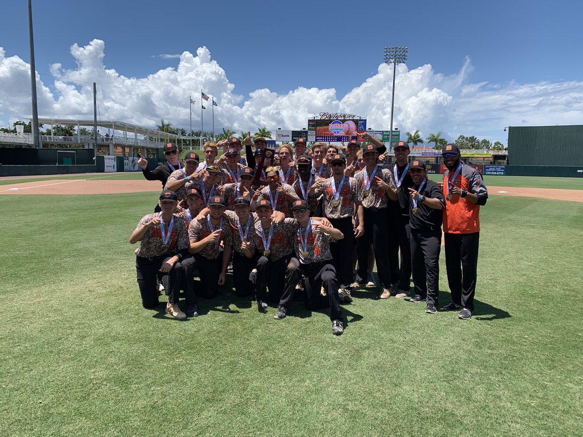 SanSemAthletics's tweet photo. STATE CHAMPS @shsnoles @SCPSInfo @tinacalderone @walt_griffin https://t.co/bc7nwdI2DF
