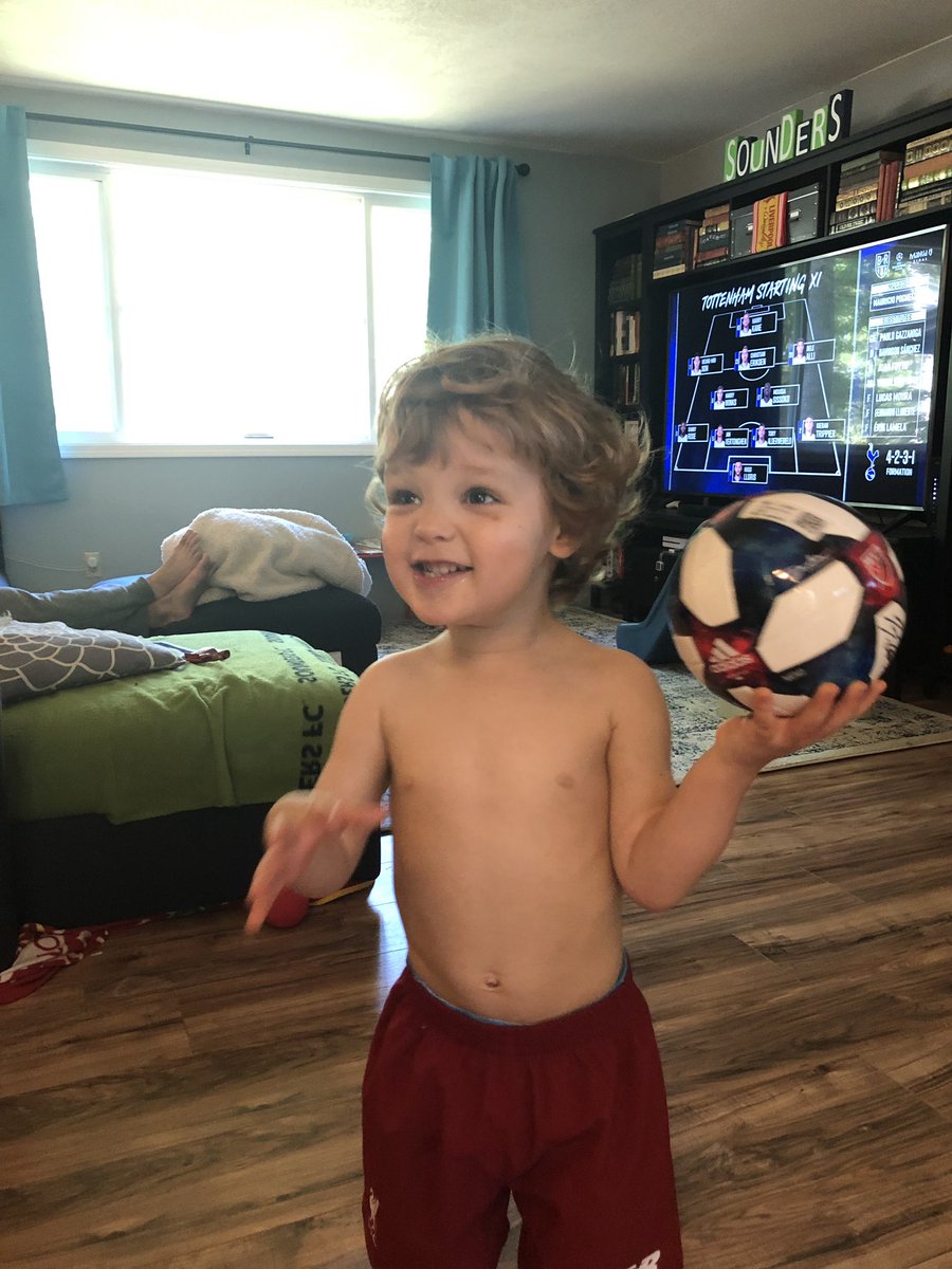 savage_hart's tweet photo. Thanks so much @MatchPass @SoundersFC and @bradsmith_94 You made this #FutureSounder very happy! #EBFG #SoundersMatchday https://t.co/MhK7DDybOh