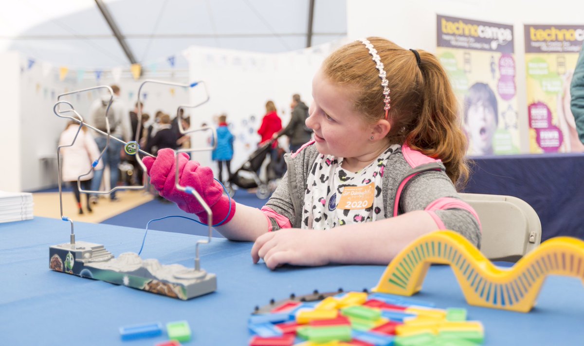 SwanseaUni's tweet photo. 😊 We’ve had a blast at @EisteddfodUrdd again this year. 

Huge thanks to the thousands of visitors who came to see us at the #GwyddonLe, and to our amazing staff and students for making science fun for everyone!  

We’ll see you again in Denbighshire 👋
#Urdd2019 #SwanseaUni https://t.co/8eGxCke4BD