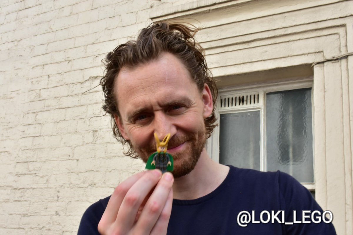 Tom Hiddleston had the great honour of meeting me today #TomHiddleston #Betrayal
