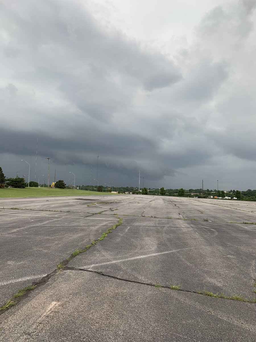 mtnwxchic's tweet photo. Well if I can’t watch ball I’ll watch the storms! Benefit of loving softball and being a meteorologist! #wcws #ThinkWeather https://t.co/3DzoUzQGGH
