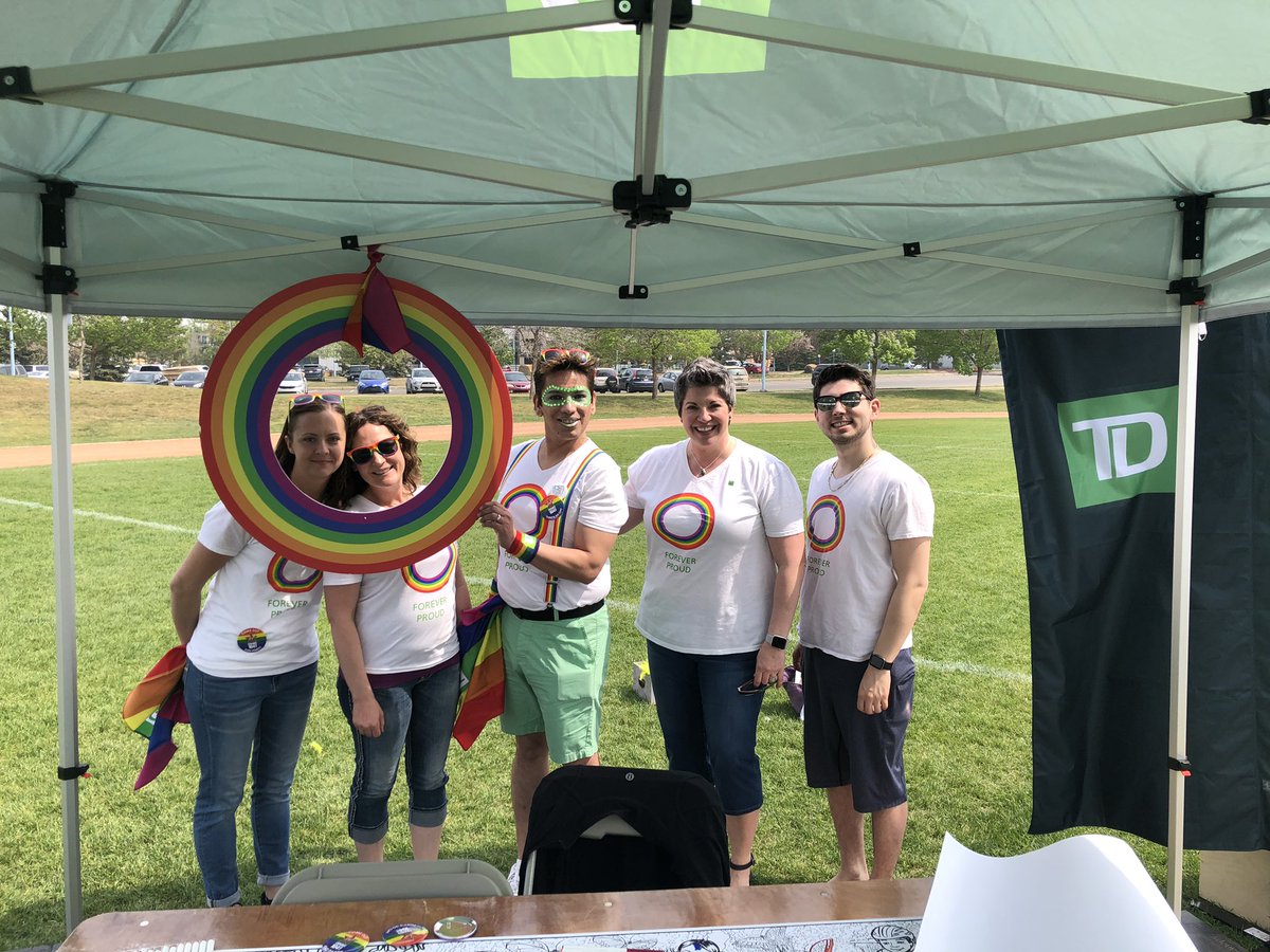 It’s great to be part of the very first Pride in the Park!  So important to support #Diversity and #Inclusion by standing beside the LGBTQ2+ community!  Thank you for all your hard work <a href="/MathesonMandi/">@Mandi_Matheson</a> <a href="/ADereniwski/">Angela Dereniwski</a> !!! 💚🌈💚