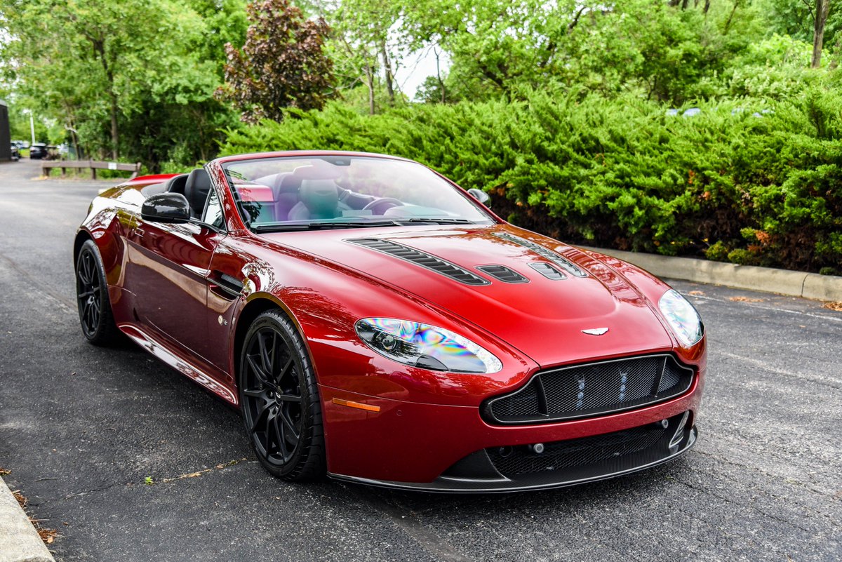 toybarncars's tweet image. NEW ARRIVAL
2017 Aston Martin V12 Vantage S Convertible available now for $143,500 with 943 miles! This would be the perfect car to cruise in with the top down, come check it out!

Interested in this car?
Call us at 614-799-5000

Fore more info:
tinyurl.com/y27f3ml3