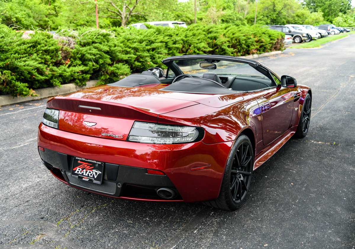 toybarncars's tweet image. NEW ARRIVAL
2017 Aston Martin V12 Vantage S Convertible available now for $143,500 with 943 miles! This would be the perfect car to cruise in with the top down, come check it out!

Interested in this car?
Call us at 614-799-5000

Fore more info:
tinyurl.com/y27f3ml3