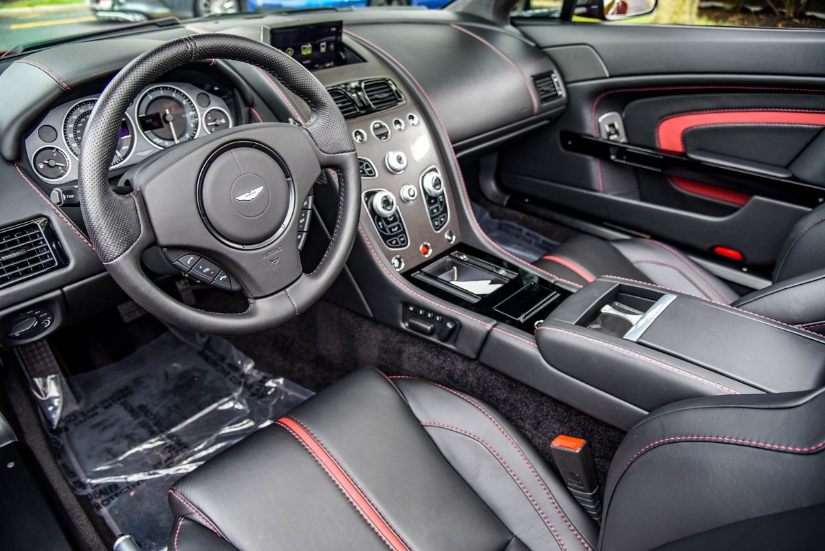 toybarncars's tweet image. NEW ARRIVAL
2017 Aston Martin V12 Vantage S Convertible available now for $143,500 with 943 miles! This would be the perfect car to cruise in with the top down, come check it out!

Interested in this car?
Call us at 614-799-5000

Fore more info:
tinyurl.com/y27f3ml3