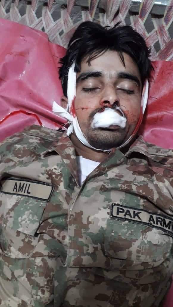 Sh1Shah's tweet photo. #Qaom ka 1 Aor #Betta #Watane_Aziz pe #Qurban hogeya #Sepahi_AmiL #Wazirstan my #Dehshat_Gardo k Sath #Larhty hoy #Shaheed hogay.. #Allah #Shaheed ko #Janaat my #Aala #Muqam Ata farmay Aor #Ghar walo ko #Sabre_Jameel ataa #Farmay.. #AAMEEN https://t.co/KUBUkuTVGv