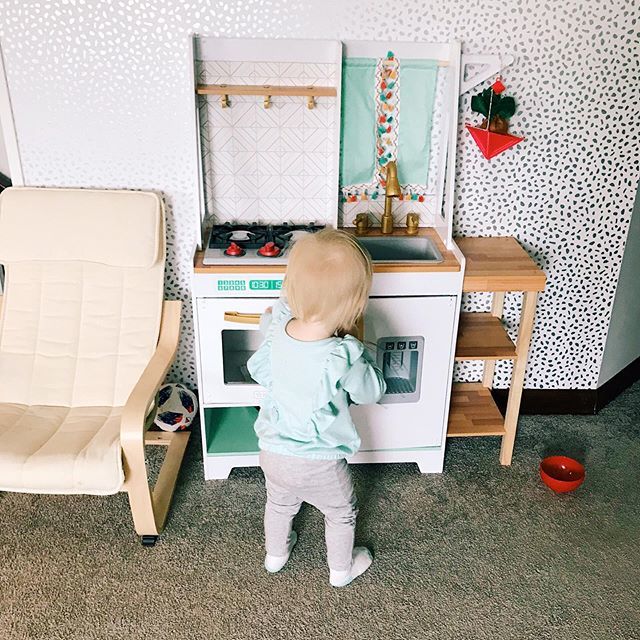herbrandedlife's tweet photo. Blasting kids’ praise music and playing in the kitchen. It’s going to be a great weekend 😊️ https://t.co/Mv5WeWjSik https://t.co/HxkkPi6Dhb