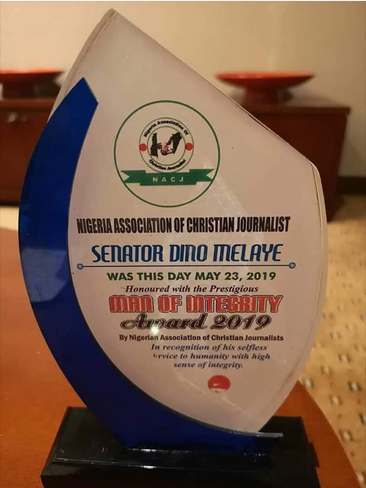 Tolu Ogunlesi tweet media