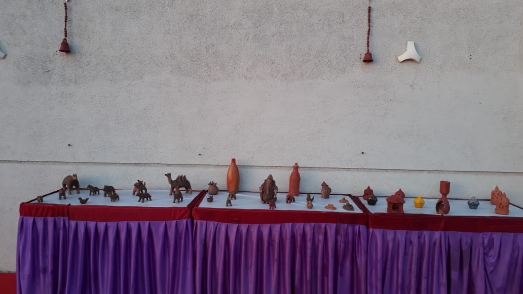 naukarshah's tweet photo. Today was clay modeling and painting day at Riverfront. Happy to see so many kids taking part. #WeekendsAtRiverfront #Silvassa https://t.co/aqJbTUPFV6