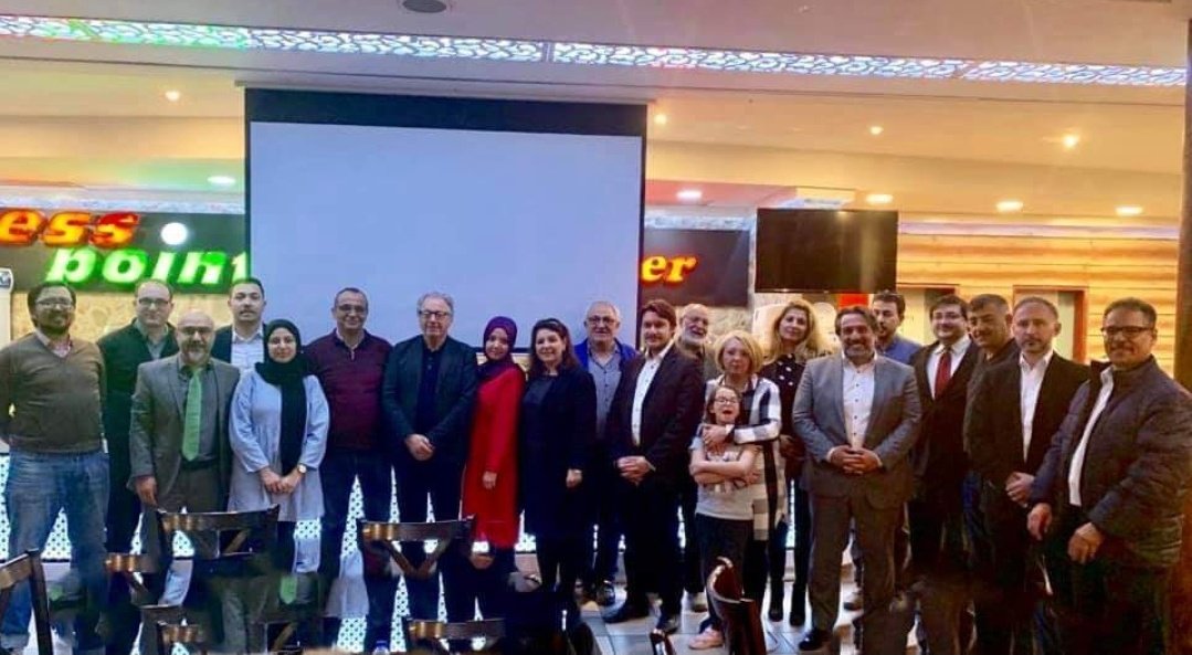 CSU-Stadtrat Offman berät türkische Nationalisten für die bayrischen Kommunalwahlen 2020 und empfiehlt ihnen sogar laut "Post"-Artikel die Aufstellung eigener Listen! 
Wer dazu eingeladen hat war ihm bekannt:
Bündnis aus Erdogans Lobbyorganisationen UID,DITIB &amp; Graue Wölfe &amp; Co!
