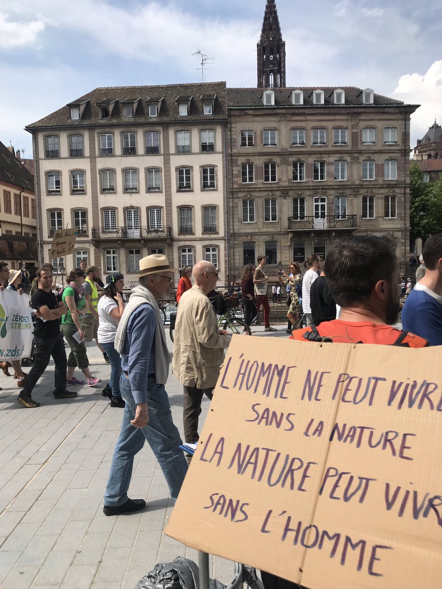 Patrick_Roger_'s tweet photo. #MarcheClimat  notre responsabilité d’adultes  et d’élus est engagée nous en serons comptable devant les jeunes générations https://t.co/nGlVYTKAiq
