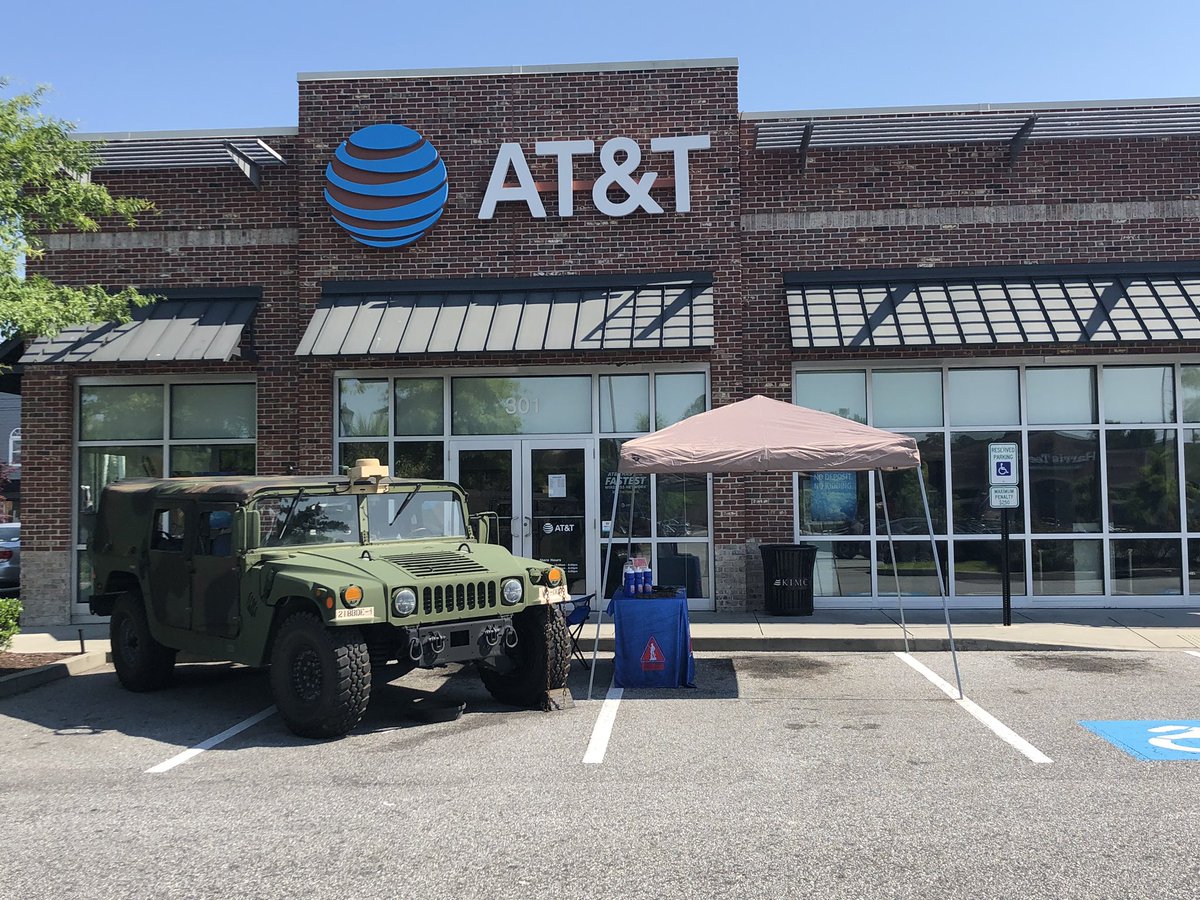 CClevenger013's tweet photo. Celebrating our military and their families! #themainattraction  #GSC_UnitedForce #palmettoforce #GSCSalute2Service @overfield_jack @eniggemann @marvymoore https://t.co/p5wK7OvEQy