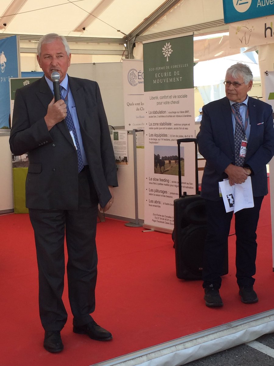 Un grand Bravo à Alain Landais, Pascal Bouvet et l’ensemble des équipes pour l’organisation de ce jumping qui réunit de nombreux partenaires autour d’une compétition internationale de haut niveau👏excellence et professionnalisme vecteurs de réussite👍<a href="/ca_centrest/">Crédit Agricole Centre-est</a> <a href="/ClbourgJm/">Societaire et mutualiste</a>