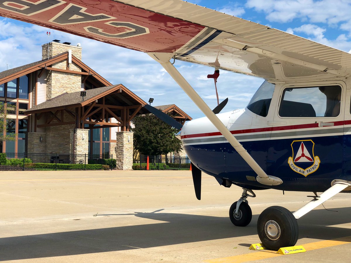 rodrakic's tweet photo. Chilling here at Bult Field for the next few hours. #C56 #goflyCAP #CAP312 #pilotlife #airportappreciation https://t.co/1IuMrNuspU