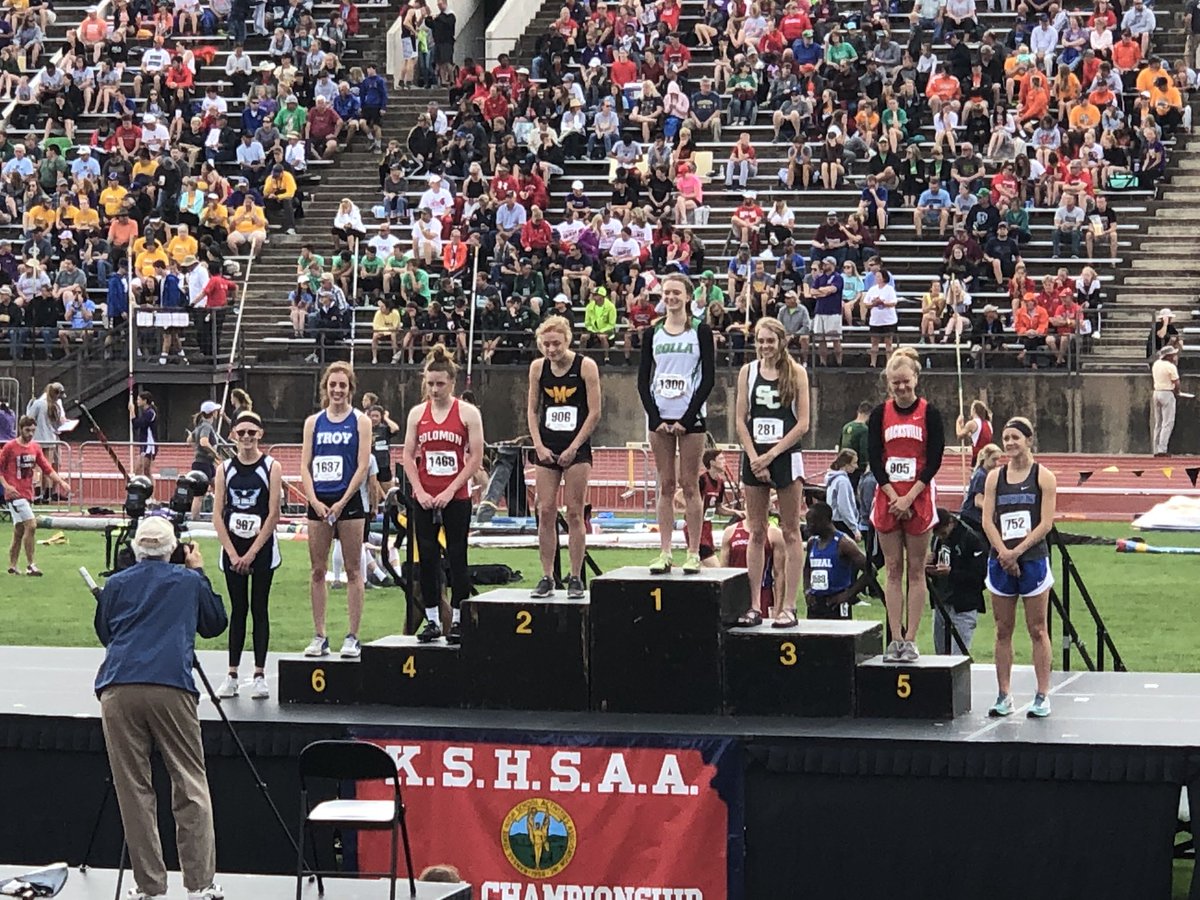 TroyTrojans429's tweet photo. Amanda Stock, Senior at THS, placed 6th at State Track in HJ with a jump of 5’. Congrats Amanda💙🏅! #youmakeusproud https://t.co/PgFXBTqXb1