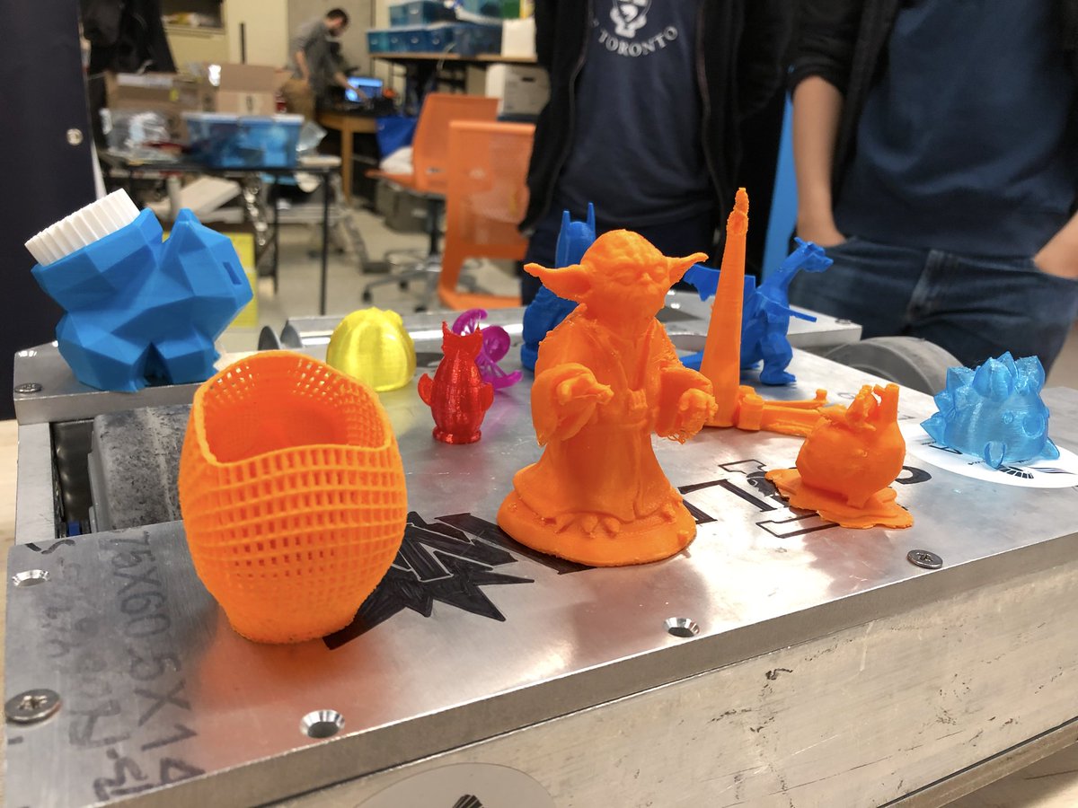 UofTEngineering's tweet photo. Our doors are officially OPEN! Drop by and say hi! 👋 We’ve got 🤖💡🕹📡 and more: https://t.co/PZBUO8CZPi #UofTDoorsOpen #DOT19 #doorsopenTO https://t.co/cjzz3n9fAG