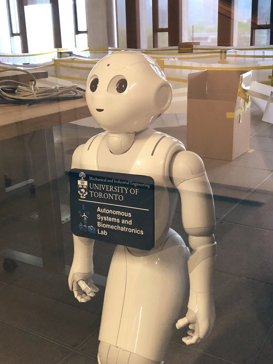 UofTEngineering's tweet photo. Our doors are officially OPEN! Drop by and say hi! 👋 We’ve got 🤖💡🕹📡 and more: https://t.co/PZBUO8CZPi #UofTDoorsOpen #DOT19 #doorsopenTO https://t.co/cjzz3n9fAG