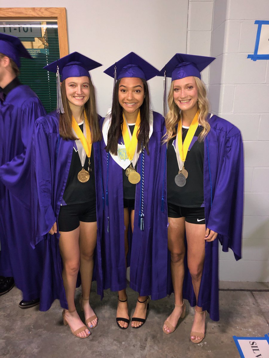 FZWTrack's tweet photo. You look great ladies. Task 1 complete, now on to State!!! 
#LetsGo!!!!! https://t.co/w9ey91xG4A