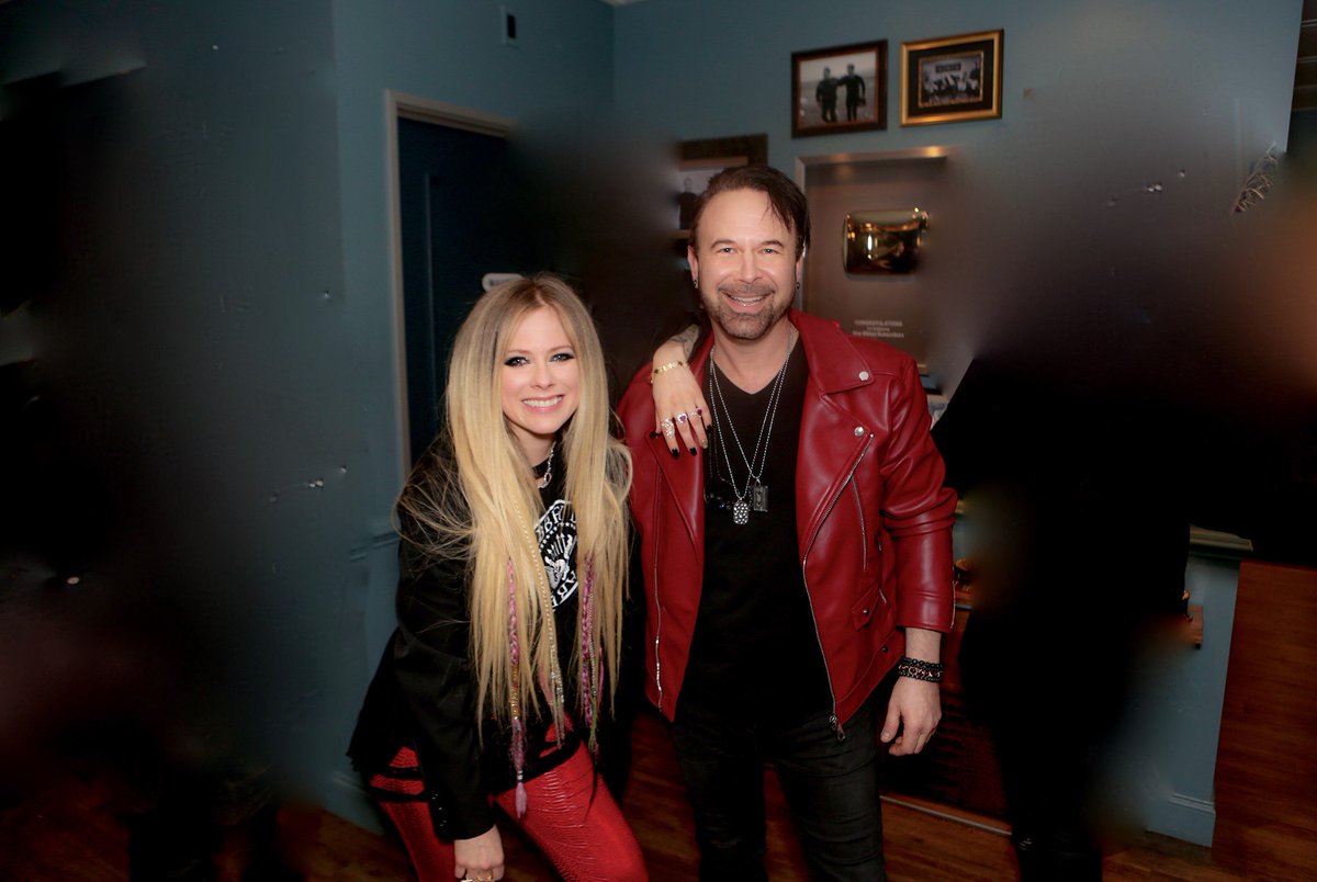 ARLPTmedia's tweet image. New photo of @AvrilLavigne with @rodneyondrums