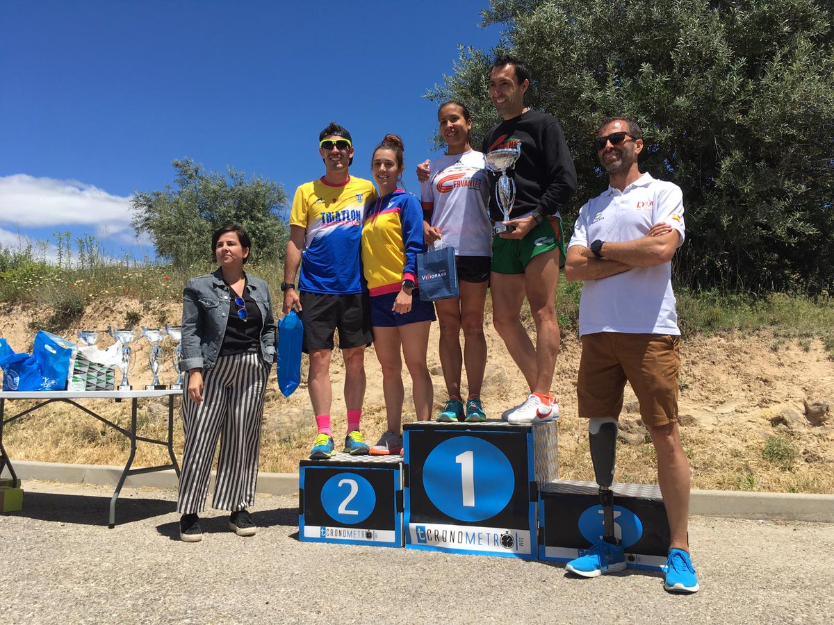TriatlonSanSe's tweet photo. Menuda mañanita de podiums en el acuatlón @danimoli2
Enhorabuena por los segundos puestos a @g_cserranoa7 el olimpico femenino, a Rodri y Raquel en relevos mixtos y a Daynel y Oli por relevos masculinos.
#trisanse #triatlonsanse #acuatlon https://t.co/Fp2NjTTOJc