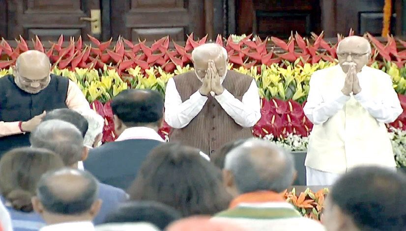 माननीय नरेंद्र मोदी जी को सर्वसम्मति से NDA संसदीय दल के नेता चुने जाने पर हार्दिक बधाई  व शुभकामनाएं।#IndianElections2019 #narendramodi