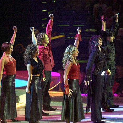 dianadivina24's tweet image. 17 años! Celebration celebration🕺🕺🕺🕺🕺 #chebis 💜