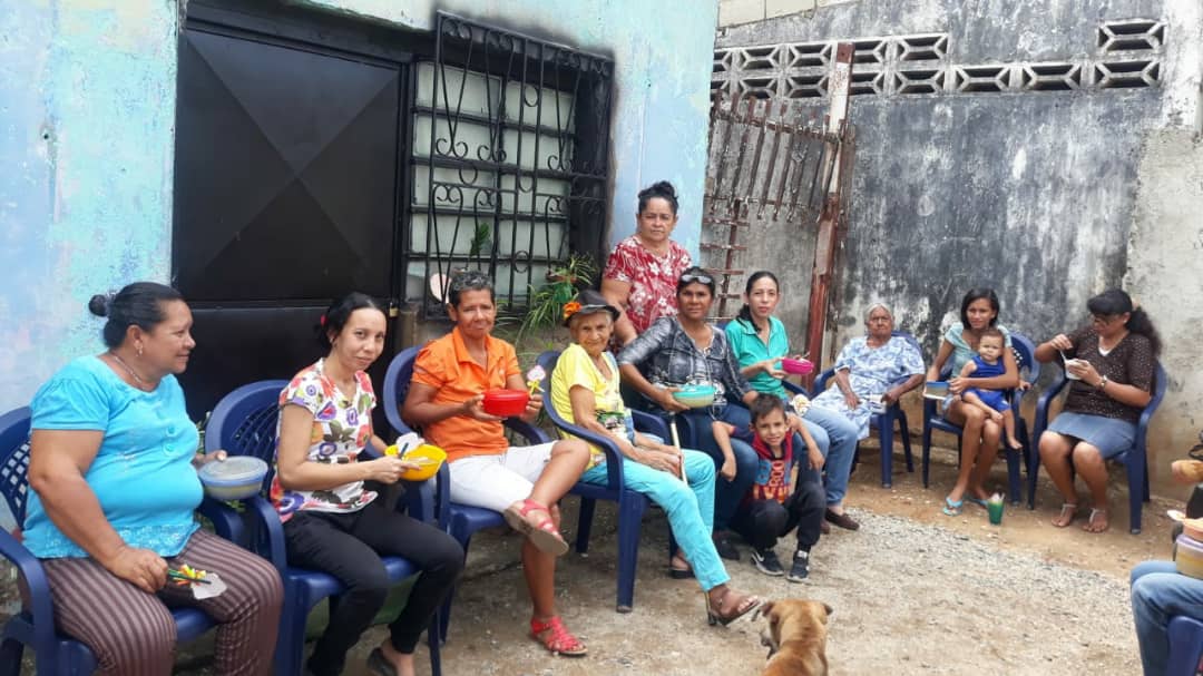 cojedes3r's tweet photo. Fundaproal Cojedes en la   Conformación del movimiento de misioneros y misioneras y Compartir por el día de las madres, en la CDA del Sector pan de Horno, Municipio Ezequiel Zamora
@Fundaproal3R https://t.co/6obQz98VcY