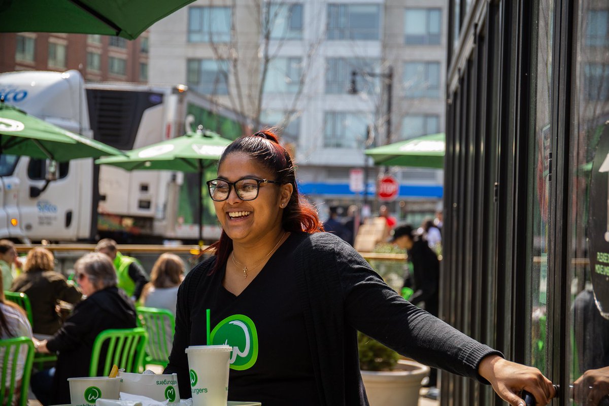 The sun is shining and it's a great day for a burger! 🍔 🌞