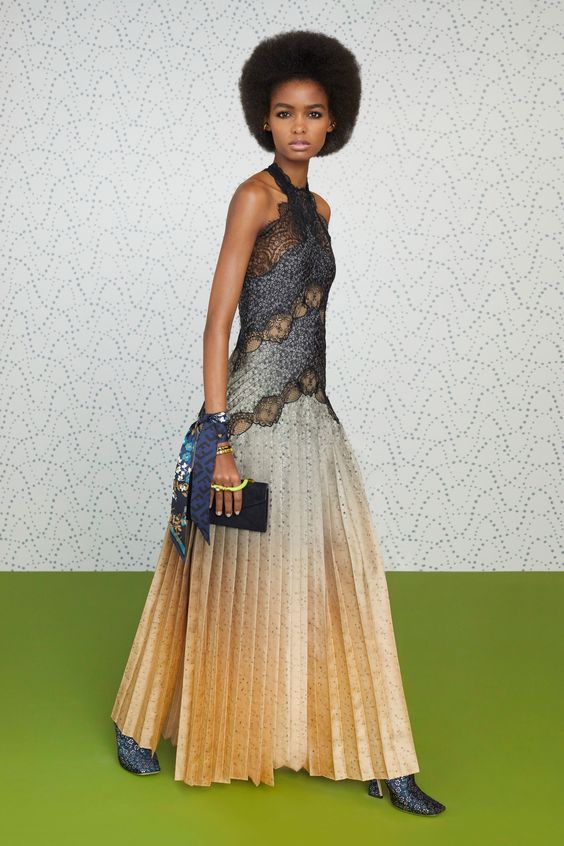 albh's tweet photo. Fendi black &amp; white lace dress https://t.co/IfUT6rUX8G