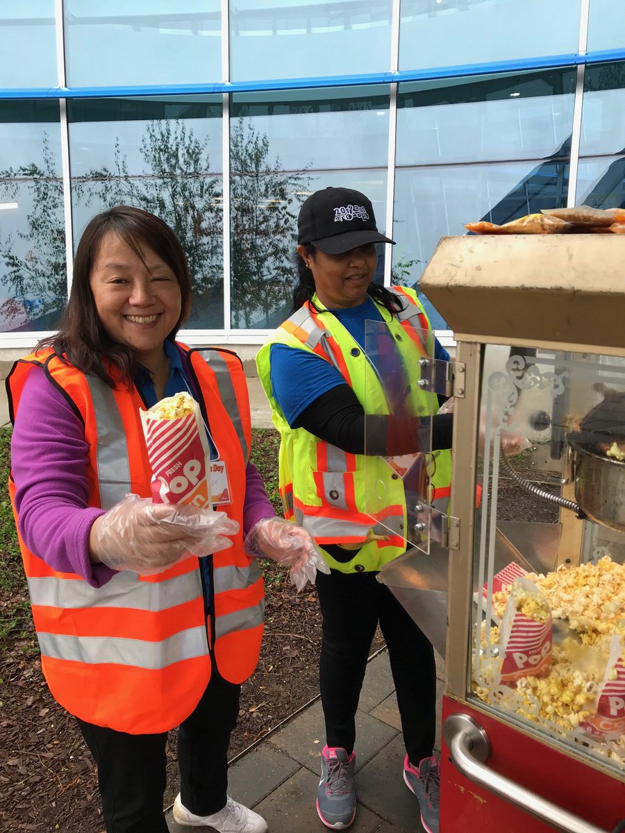 YorkRegionGovt's tweet photo. Come & see all that #YRFamilyFunDay has to offer at 55 Orlando in @myRichmondHill today! There's free face painting & popcorn, ice cream (15% of sales go to @UWGreaterTO), free trees/shrubs from @leaf (while supplies last) & more! We're here until 3pm. See you soon! #loveYR https://t.co/tuoyxL3xcF