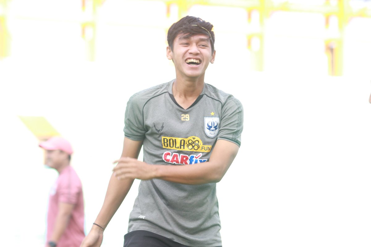 CARfixIndonesia's tweet photo. Wonder kid PSIS Septian David Maulana dalam latihan sore ini
#GaspolPokokmenPSIS 
#carfixforPSIS https://t.co/jEvOlqvB3D