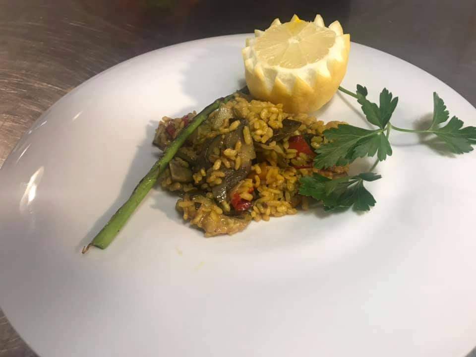 Qué #paella de verduras han cocinado los peques de <a href="/BuenasMigasSER/">Buenas Migas SER</a>  con <a href="/CreudelaConca/">Creu de la Conca</a> en <a href="/FoodandFunVLC/">foodandfunvlc</a> ¡Mira! ,🥘👌