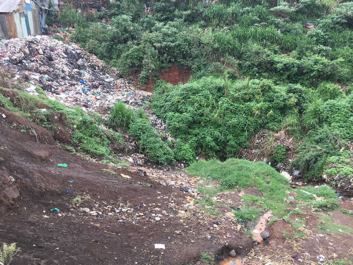 MitiAlliance's tweet photo. @MikeSonko Thank you for the work you are doing Gov. @MikeSonko we can make Nairobi green.This is the river next to Raila Educational Centre. With your help we can beautify this section if the garbage can be collected. #MitingKibra @JohnGachora @MaryAnne_Mwaura @magicalkenya @Environment_Ke https://t.co/5S0zDE2Ksk