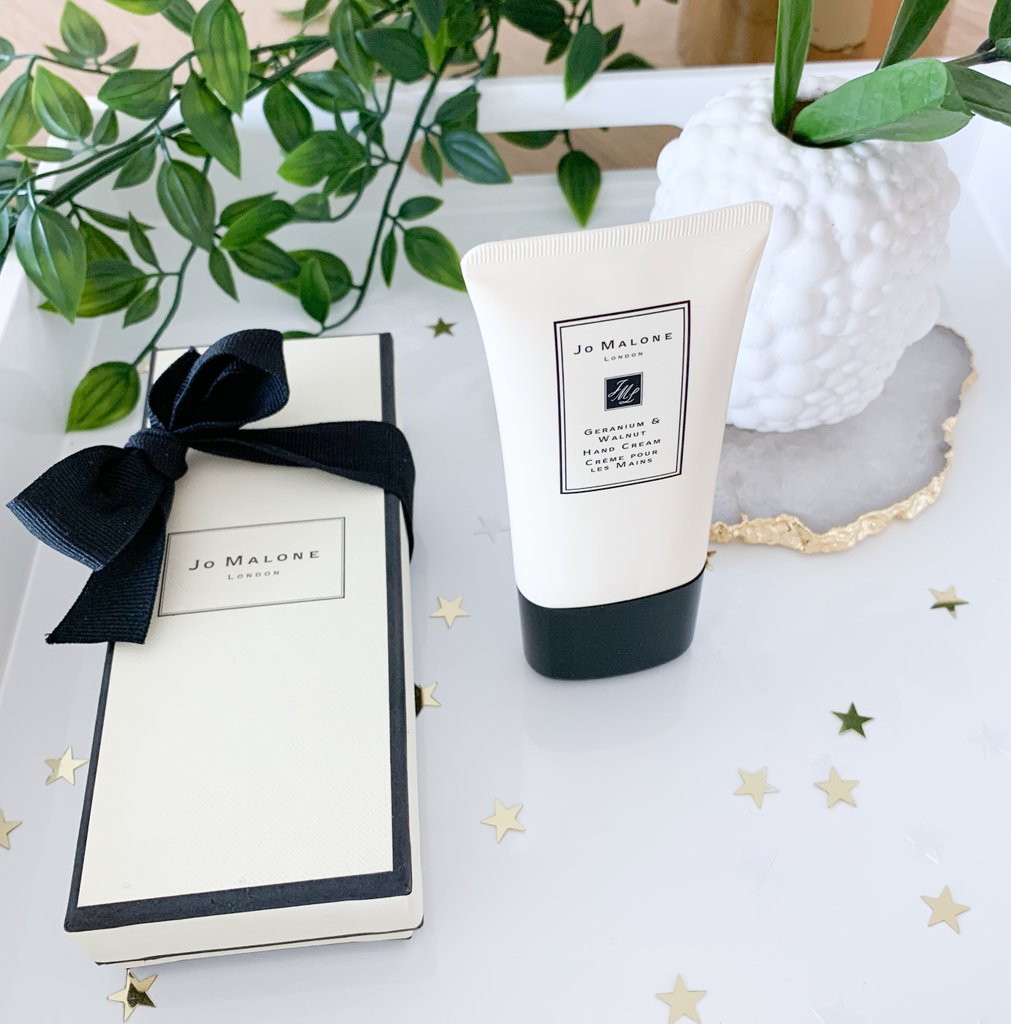 ClaireBaker49's tweet photo. ✨NEW BLOG POST ✨
https://t.co/nCpfLsrX6G

This week I am sharing my thoughts on the Jo Malone Geranium and Walnut Hand Cream.  

Happy Saturday everyone! 💖

#newblogpost #blogpost #handcream #jomalone #beauty #beautyaddict #beautyproducts #jomalonelondon #favourites https://t.co/TzzgZGXuY6