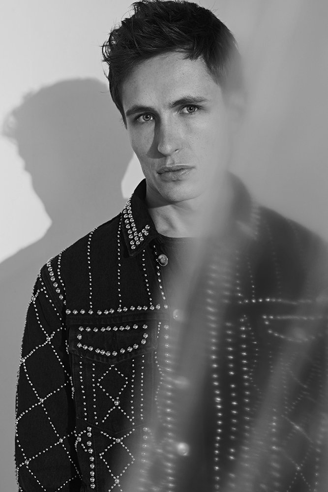1883Magazine's tweet photo. From @PLLTVSeries #PLLThePerfectionists we talk to actor @GraemeTKing about playing scientist Jeremy in #PLL + his fear of @BritishBakeOff
/
Order your copy of #1883magazine's #ObsessedIssue here-->https://t.co/vwu7B3vUP6
๐ธDavid Higgs โ๏ธ@kelseyjbarnes #graemethomasking https://t.co/WR6OOMSNWM