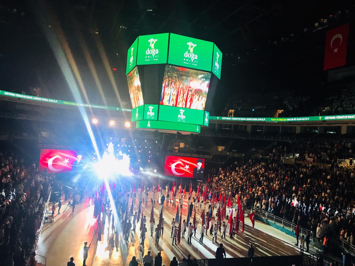DogaOkullari's tweet photo. Geleneksel Doğa Koleji Liseye Geçiş Törenimiz Genel Müdürümüz Ali Rıza Lüle’nin açılış konuşmasıyla başladı! https://t.co/YsDRFiTmHU