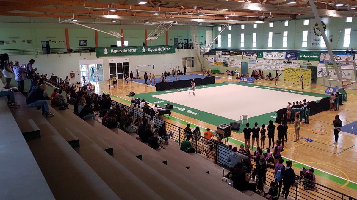 PROVITAL24h's tweet photo. Viviendo Momentos PROVITAL en el Pabellón Municipal Teror en la Fase Insular Trofeo Federación de Gimnasia Rítmica. “Pendientes de ti” https://t.co/F1kZmno6wo