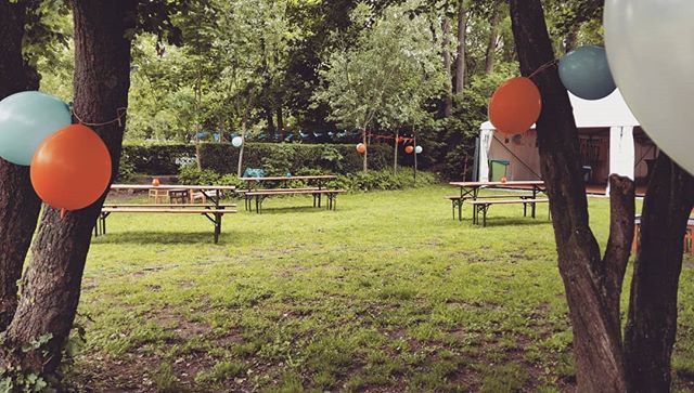 Tot straks?? Naar Huys Festival!

Vandaag vanaf 13:00, Gratis entree! ✔️ Vriendelijke prijzen, frisdrank v.a. €1,- Bier v.a. €2,-
✔️ Foodtrucks Het Vleeschhuys - foodtruck, Swolsch Friethuys, Roy's roti rol
✔️ Workshops
✔️ Live muziek optredens van H… bit.ly/2X8suKu