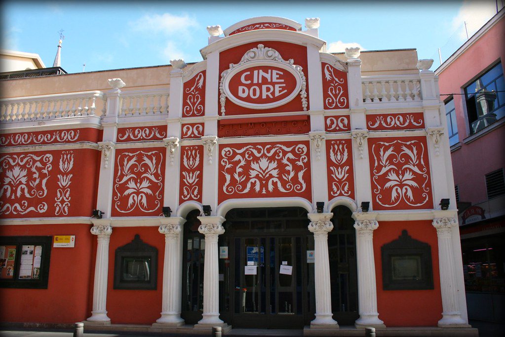 ¿Sabías que el Cine Doré también era conocido como el Palacio de las Pipas? #CuriosidadesMadrid