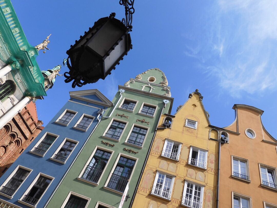 RachelChang's tweet photo. Oh, Gdansk! You had me at Dzień Dobry! Thank you @FREEtourPOLAND for such compelling storytelling about the dramatic history of this storybook city. 🇵🇱 [Shot on @NikonUSA A1000] #nofilter #freewalkingtour #walkative #gdnask #poland #travel #polandmedley #visitgdansk https://t.co/1ffbUa3YQ8