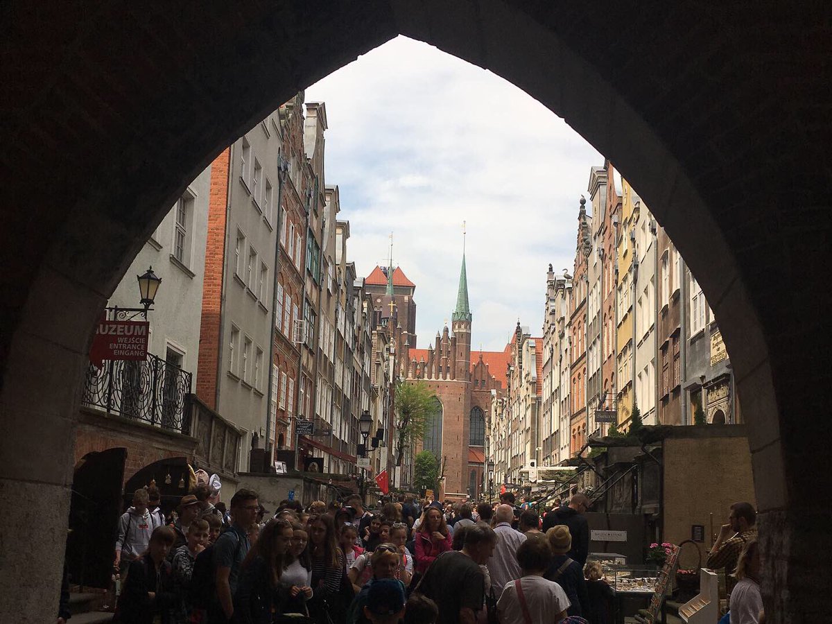RachelChang's tweet photo. Oh, Gdansk! You had me at Dzień Dobry! Thank you @FREEtourPOLAND for such compelling storytelling about the dramatic history of this storybook city. 🇵🇱 [Shot on @NikonUSA A1000] #nofilter #freewalkingtour #walkative #gdnask #poland #travel #polandmedley #visitgdansk https://t.co/1ffbUa3YQ8