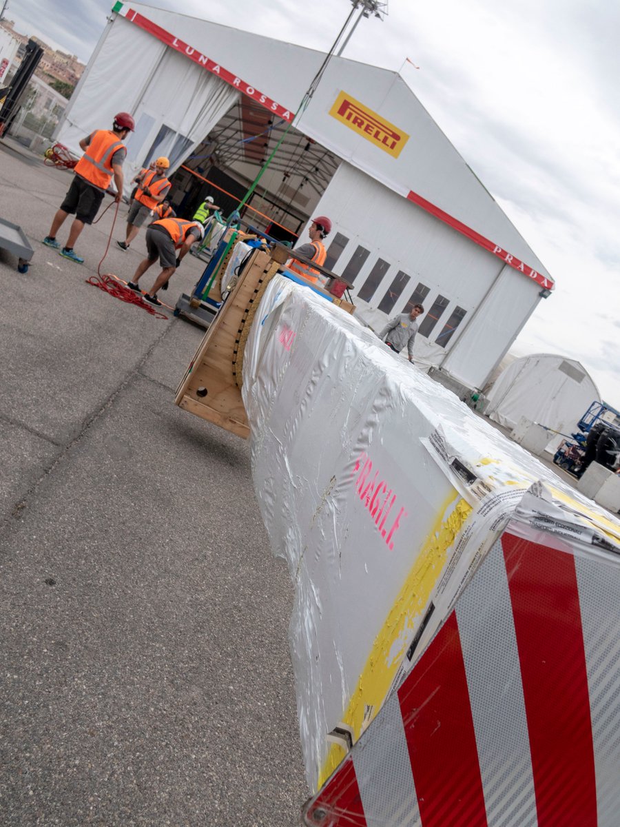 lunarossa's tweet photo. Last news from #Cagliari: the #AC75 mast has joined us this morning at the Base! Here are some pictures and a video of it.
•
Video: https://t.co/675YwmyByi
•
•
#AC75
#ChallengerForNow
#AmericasCup
#LunaRossaPradaPirelli https://t.co/twAHm3SHi1