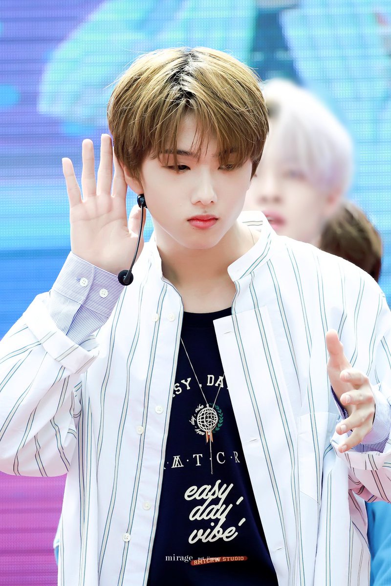 mirage0205's tweet photo. 190525 #지성 #jisung #NCTDREAM 깜찌기 위고업 오프닝 요정🧚🏻‍♂🧚🏻‍♂ https://t.co/fFGwVuL84S