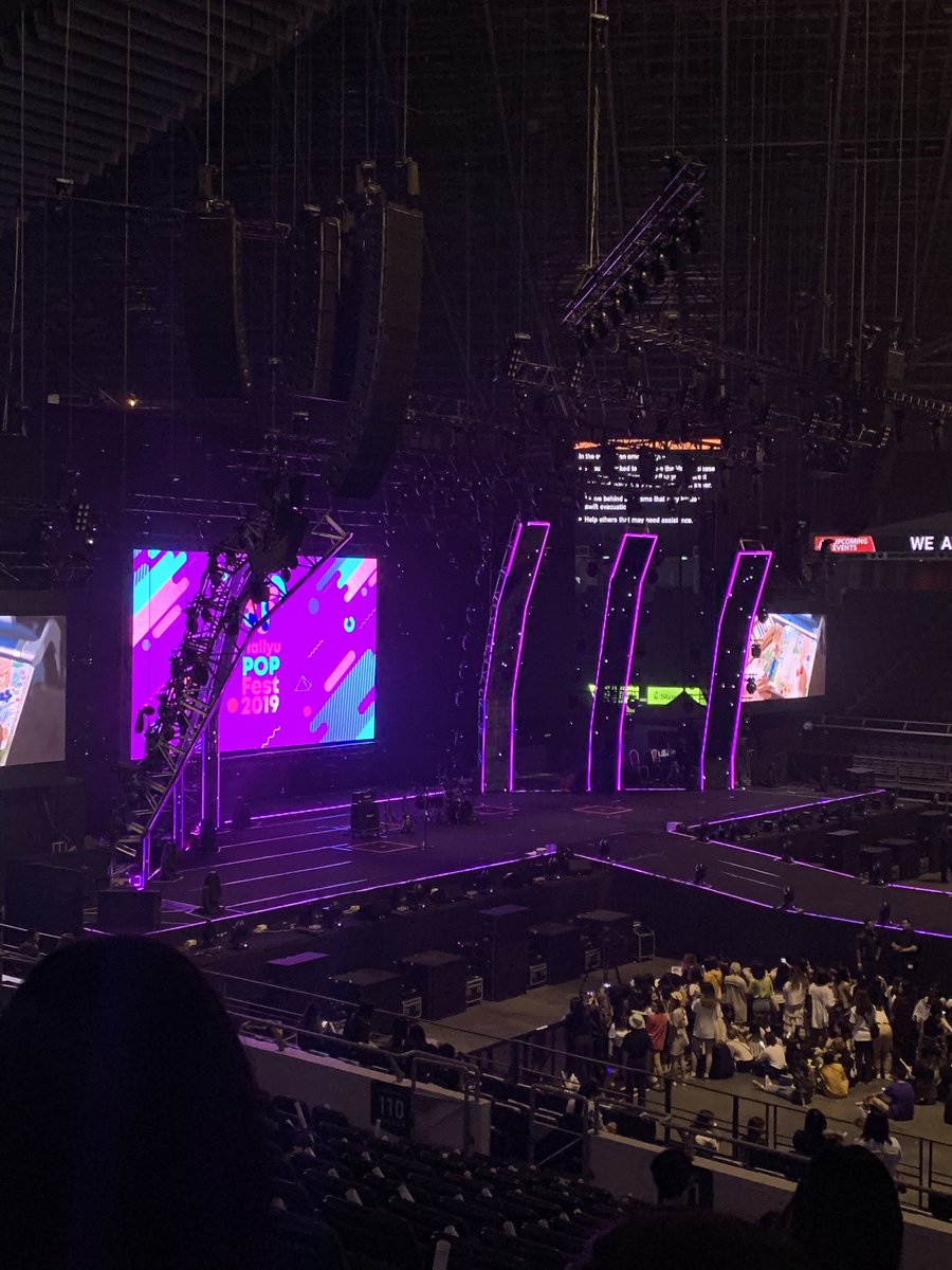 smolbugi0608's tweet photo. 😭😭😭😭 NUEST BBS https://t.co/Vio0MHbfCr